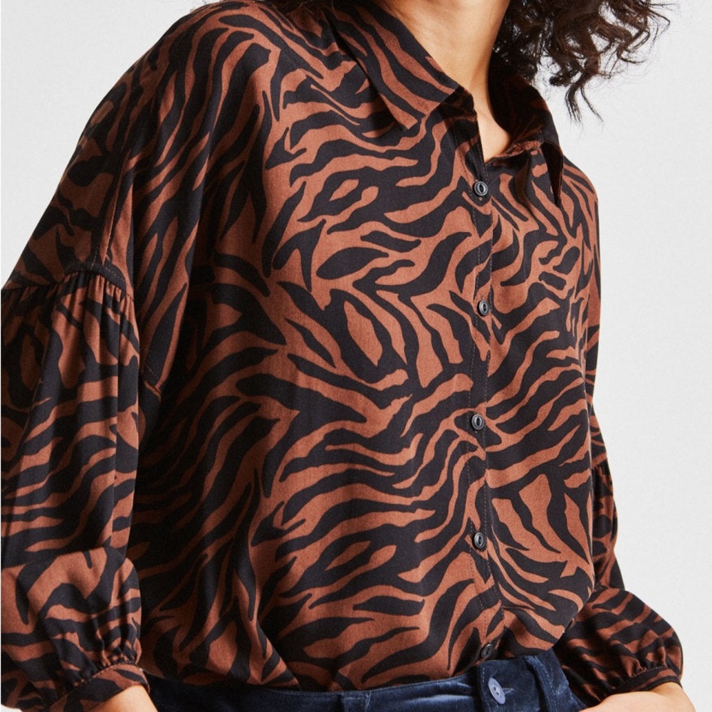 Zebra Print ButtonUp Blouse - Picture 2 of 8